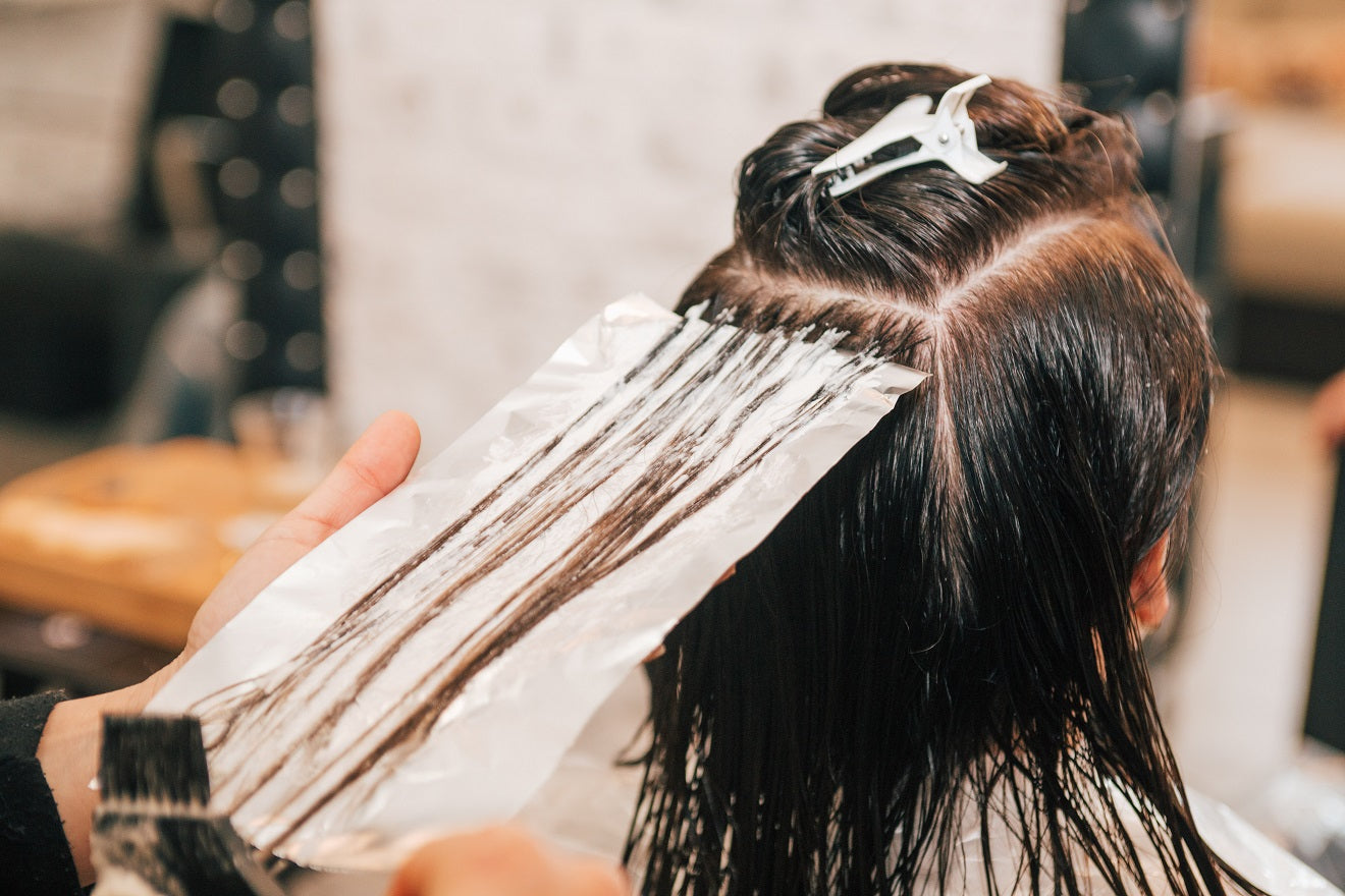 5 Safe and Effective Ways to Strip Hair Color at Home
